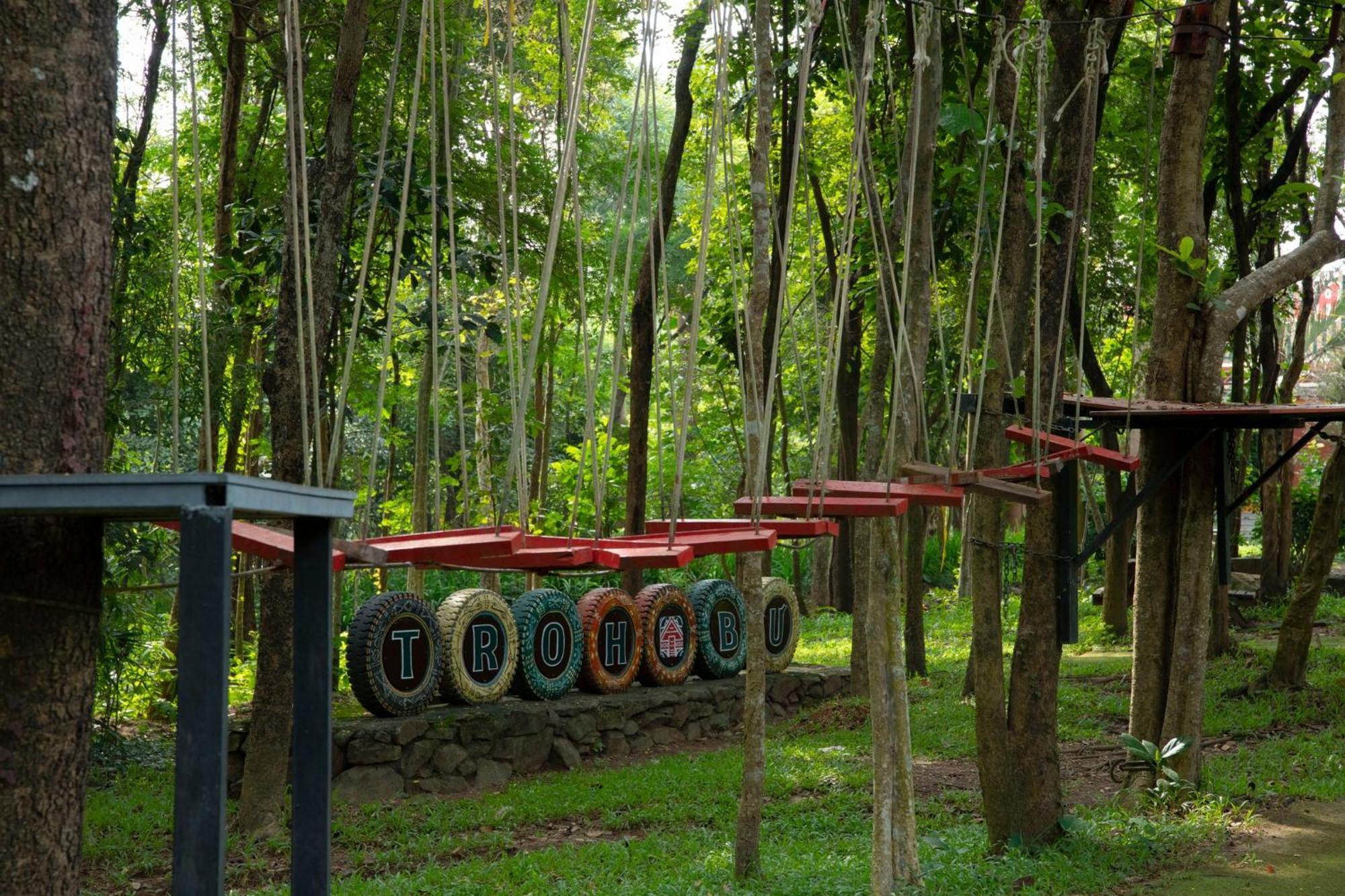 Troh Bu'S Bungalows Nieng Exterior photo