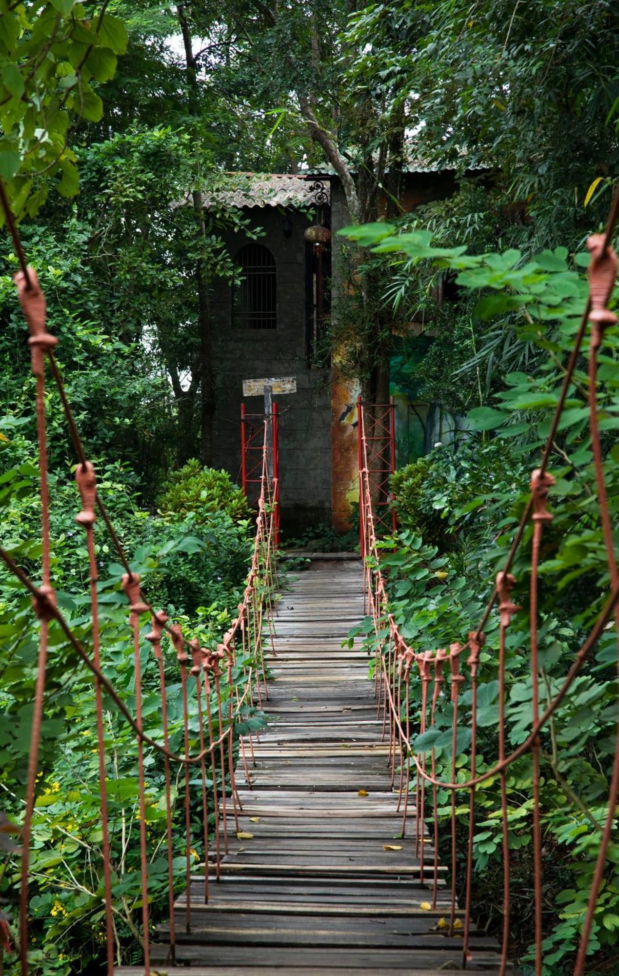 Troh Bu'S Bungalows Nieng Exterior photo