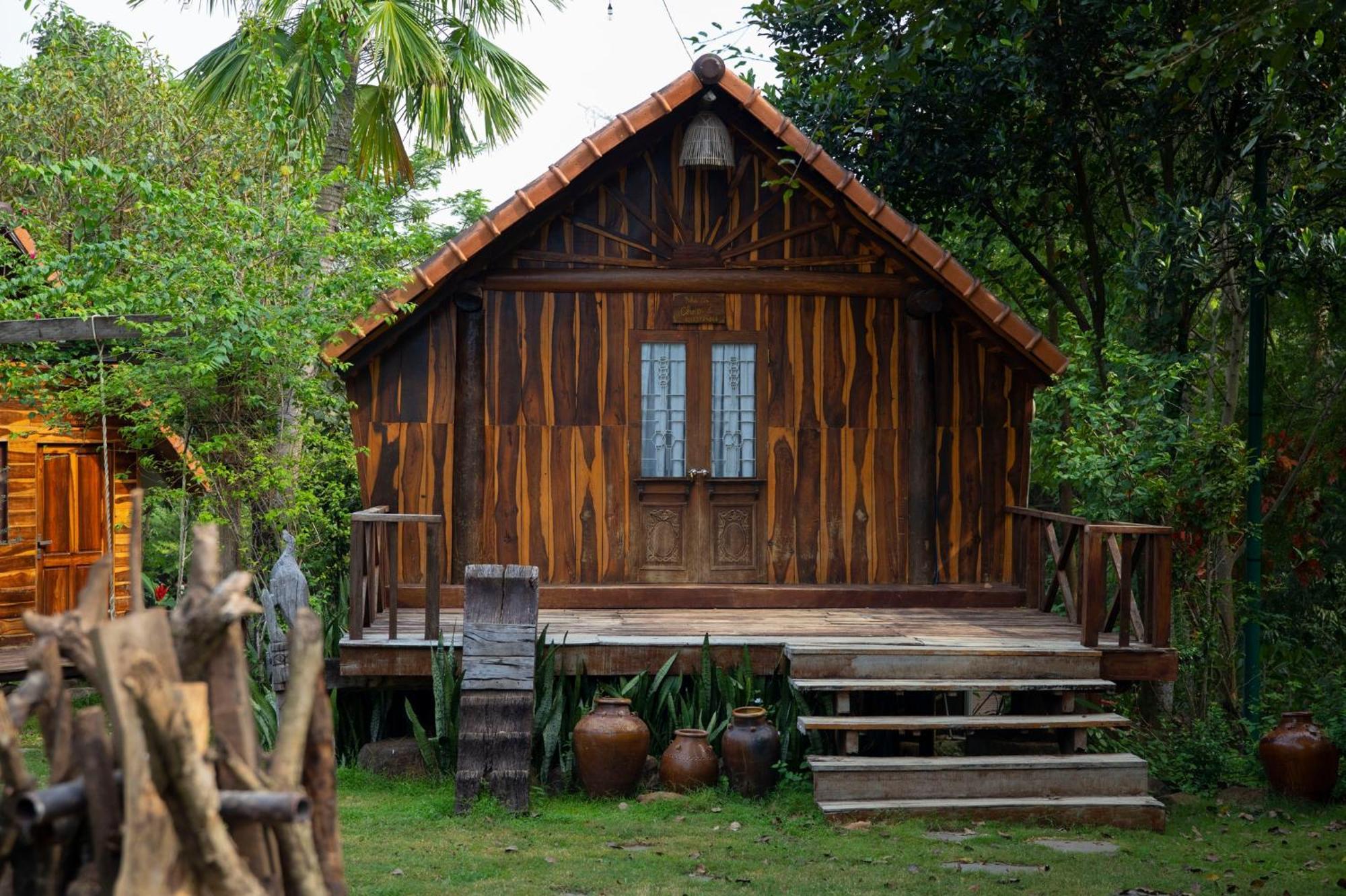 Troh Bu'S Bungalows Nieng Exterior photo