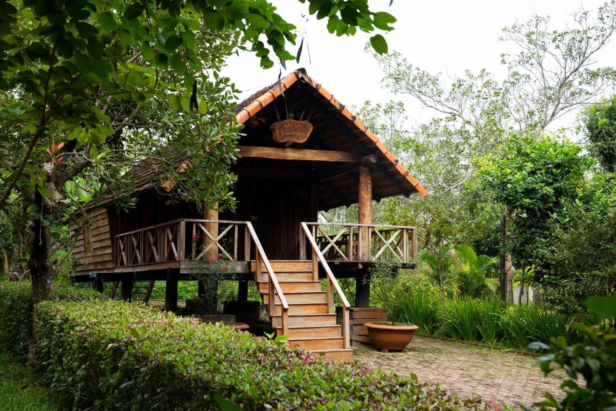 Troh Bu'S Bungalows Nieng Exterior photo